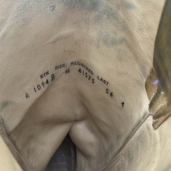 Women’s Corral Boots with Embroidered Flower Detail - Picture 5 of 8